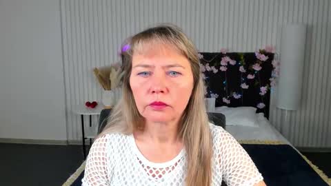 Carla Vogue online show from 11-04-25, 03:05