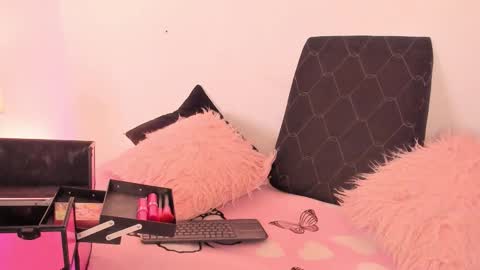 Carla Wet18 online show from 11-26-25, 04:24