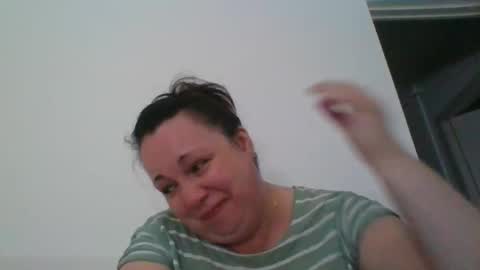 Snapshot of carlaruth chatting on 09-10-25, 03:28 Carlaruth online show from 09-10-25, 03:28