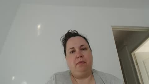 Snapshot of carlaruth chatting on 06-09-26, 04:13 Carlaruth online show from 06-09-26, 04:13
