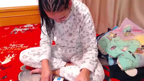 Snapshot of carlasweet00 chatting on 12-21-25, 10:17 carlasweet00 online show from 12-21-25, 10:17