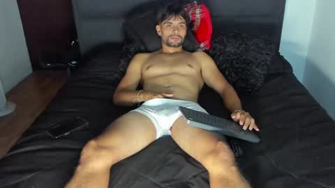 Snapshot of carlbadams96 chatting on 12-14-24, 04:12 sebasfit online show from 12-14-24, 04:12