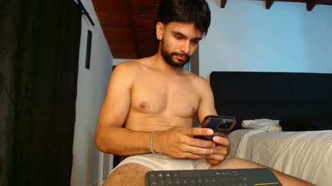 Snapshot of carlbadams96 chatting on 02-03-25, 11:26 sebasfit online show from 02-03-25, 11:26