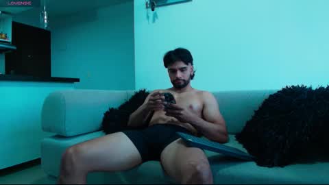 Snapshot of carlbadams96 chatting on 01-16-26, 11:09 sebasfit online show from 01-16-26, 11:09