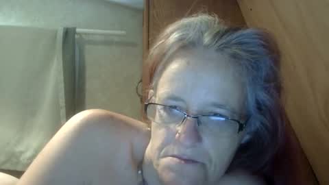 carleeswoman08 online show from 05-05-26, 12:24