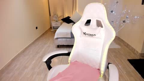 Alejandra online show from 12-22-24, 05:34