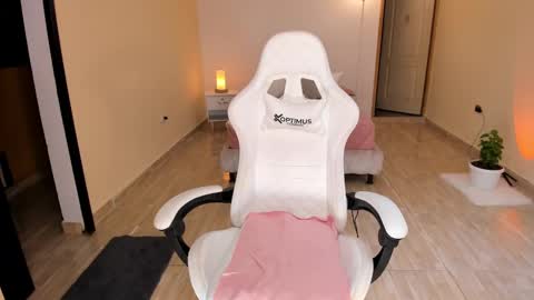 Alejandra online show from 02-02-25, 01:02