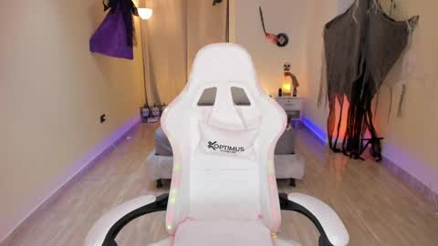 Alejandra online show from 10-15-25, 12:44