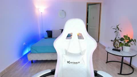 Alejandra online show from 04-05-26, 01:14