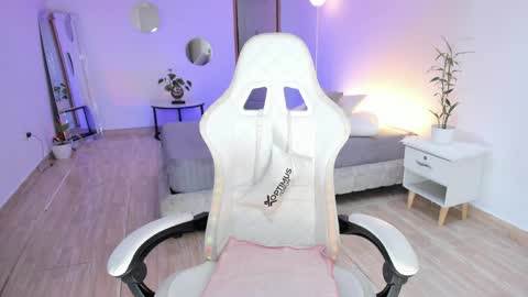 Snapshot of carleewinter chatting on 05-23-26, 11:53 Alejandra online show from 05-23-26, 11:53