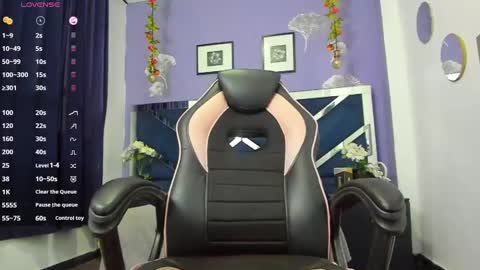 Snapshot of carlie_evans chatting on 01-05-25, 04:06 carlie Evans online show from 01-05-25, 04:06