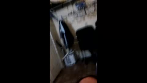 Snapshot of carlo_371 chatting on 04-11-26, 10:52 carlo_371 online show from 04-11-26, 10:52