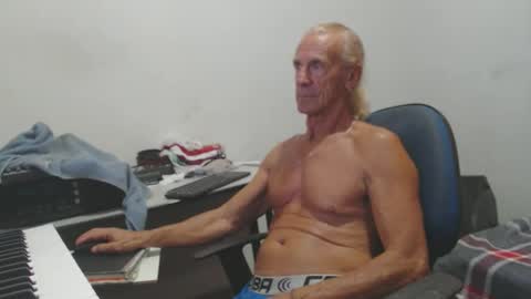 carlos online show from 04-26-26, 04:43