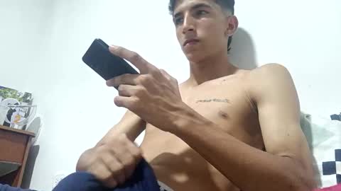 Snapshot of carlos682090 chatting on 10-19-25, 04:24 carlos682090 online show from 10-19-25, 04:24