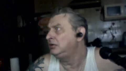 Snapshot of carlos712009 chatting on 03-05-26, 07:04 carlos712009 online show from 03-05-26, 07:04