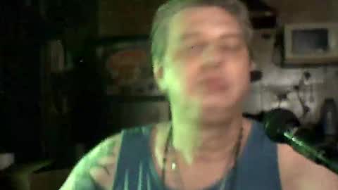 Snapshot of carlos712009 chatting on 03-10-26, 04:28 carlos712009 online show from 03-10-26, 04:28