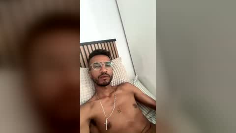 carlosfrodrigues1994 online show from 06-17-26, 11:45