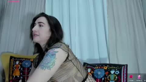 Snapshot of carly_grasso chatting on 06-13-26, 08:34 carly grasso online show from 06-13-26, 08:34