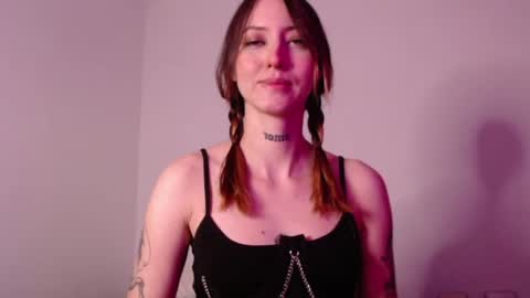 Snapshot of carmennrusso chatting on 10-12-25, 10:31 carmennrusso online show from 10-12-25, 10:31