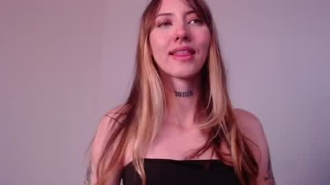 Snapshot of carmennrusso chatting on 07-29-26, 04:27 carmennrusso online show from 07-29-26, 04:27