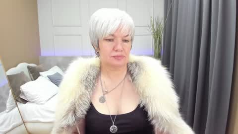 Snapshot of carmensoft chatting on 12-23-24, 03:29 Carmen online show from 12-23-24, 03:29