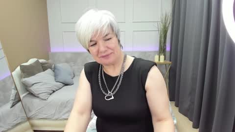 Snapshot of carmensoft chatting on 01-11-25, 04:48 Carmen online show from 01-11-25, 04:48