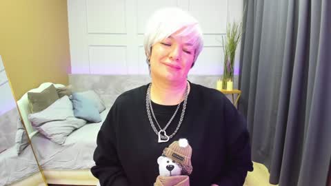 Snapshot of carmensoft chatting on 01-12-25, 11:58 Carmen online show from 01-12-25, 11:58
