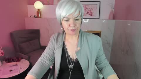 Snapshot of carmensoft chatting on 01-27-25, 03:04 Carmen online show from 01-27-25, 03:04