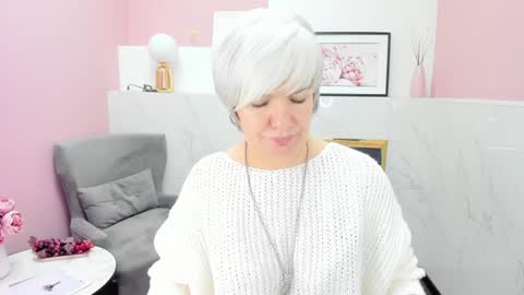 Snapshot of carmensoft chatting on 01-29-25, 12:22 Carmen online show from 01-29-25, 12:22