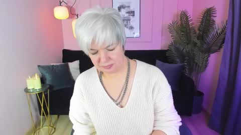 Snapshot of carmensoft chatting on 02-12-25, 09:11 Carmen online show from 02-12-25, 09:11