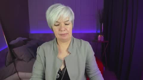 Snapshot of carmensoft chatting on 03-08-25, 12:11 Carmen online show from 03-08-25, 12:11