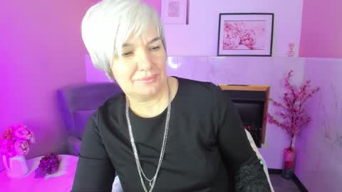 Snapshot of carmensoft chatting on 10-18-25, 08:53 Carmen online show from 10-18-25, 08:53