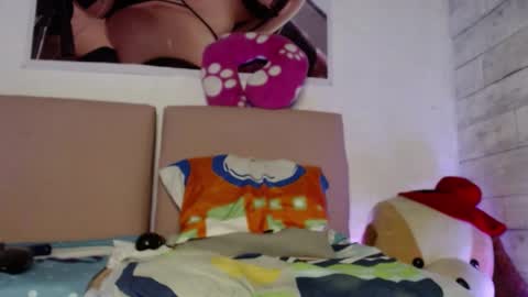 Snapshot of caro_milf_ chatting on 01-29-25, 09:12 Caro milf  online show from 01-29-25, 09:12