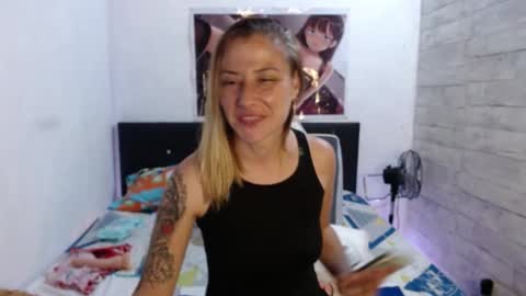 Snapshot of caro_milf_ chatting on 02-26-25, 04:14 Caro milf  online show from 02-26-25, 04:14