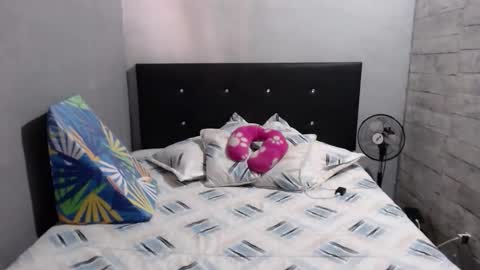 Snapshot of caro_milf_ chatting on 10-25-25, 06:46 Caro milf  online show from 10-25-25, 06:46