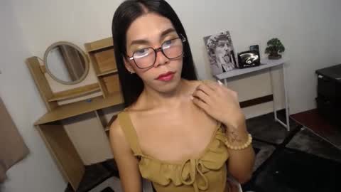 Snapshot of carol_linaxxx chatting on 12-20-24, 11:10 Carolina online show from 12-20-24, 11:10