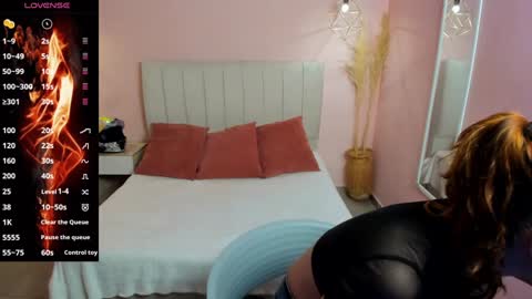 Snapshot of carol_pinter chatting on 12-12-24, 05:42 Carol online show from 12-12-24, 05:42