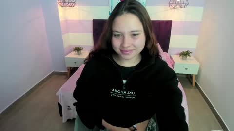 Snapshot of carol_pinter chatting on 03-11-25, 04:10 Carol online show from 03-11-25, 04:10