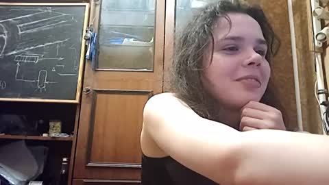 Snapshot of carolannheintz chatting on 11-03-25, 10:10 Rosa online show from 11-03-25, 10:10