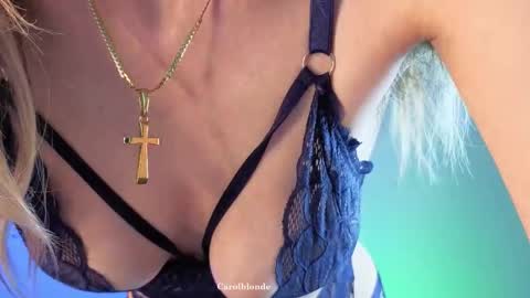 Snapshot of carolblonde chatting on 10-05-25, 07:45 Char online show from 10-05-25, 07:45