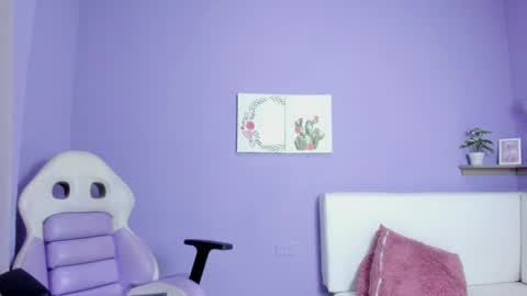 Carolina  online show from 03-01-25, 12:07