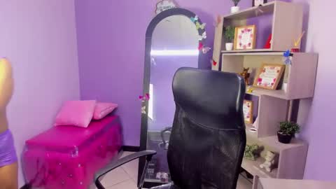 carolina suarez online show from 09-13-25, 02:33