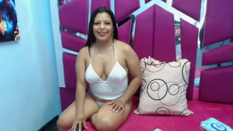 carolina suarez online show from 04-21-26, 01:53