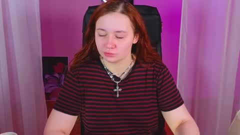 Snapshot of carolina_winter chatting on 02-16-25, 05:26 Mira online show from 02-16-25, 05:26