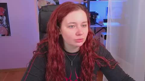 Snapshot of carolina_winter chatting on 10-08-25, 06:55 Mira online show from 10-08-25, 06:55