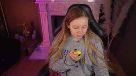 Mira online show from 02-06-26, 05:34