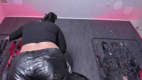 Snapshot of carolinaarias_ chatting on 11-03-25, 07:59 carolina online show from 11-03-25, 07:59