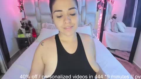 Snapshot of carolinafox_ chatting on 12-02-24, 03:04 caroline online show from 12-02-24, 03:04