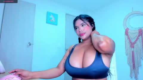 Snapshot of carolinalovehot chatting on 10-10-25, 11:20 Carolina online show from 10-10-25, 11:20