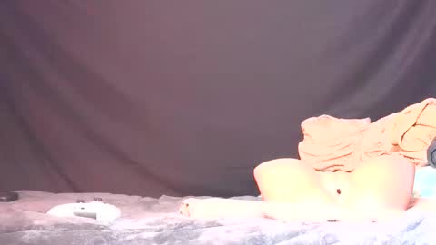 carolinayungin96 online show from 04-05-26, 02:58